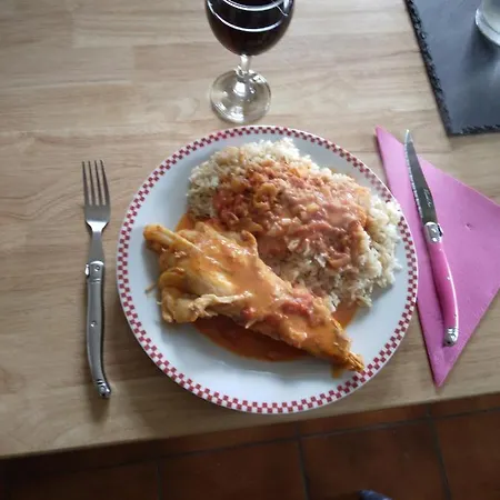 Chmabre Avec Petit Dejeuner Inclus A Dix Minutes Du Lac De La Raviege 게스트하우스 *