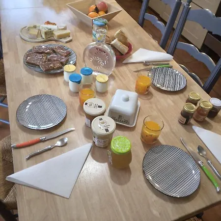 게스트하우스 Chmabre Avec Petit Dejeuner Inclus A Dix Minutes Du Lac De La Raviege Angles (Midi-Pyrenees)